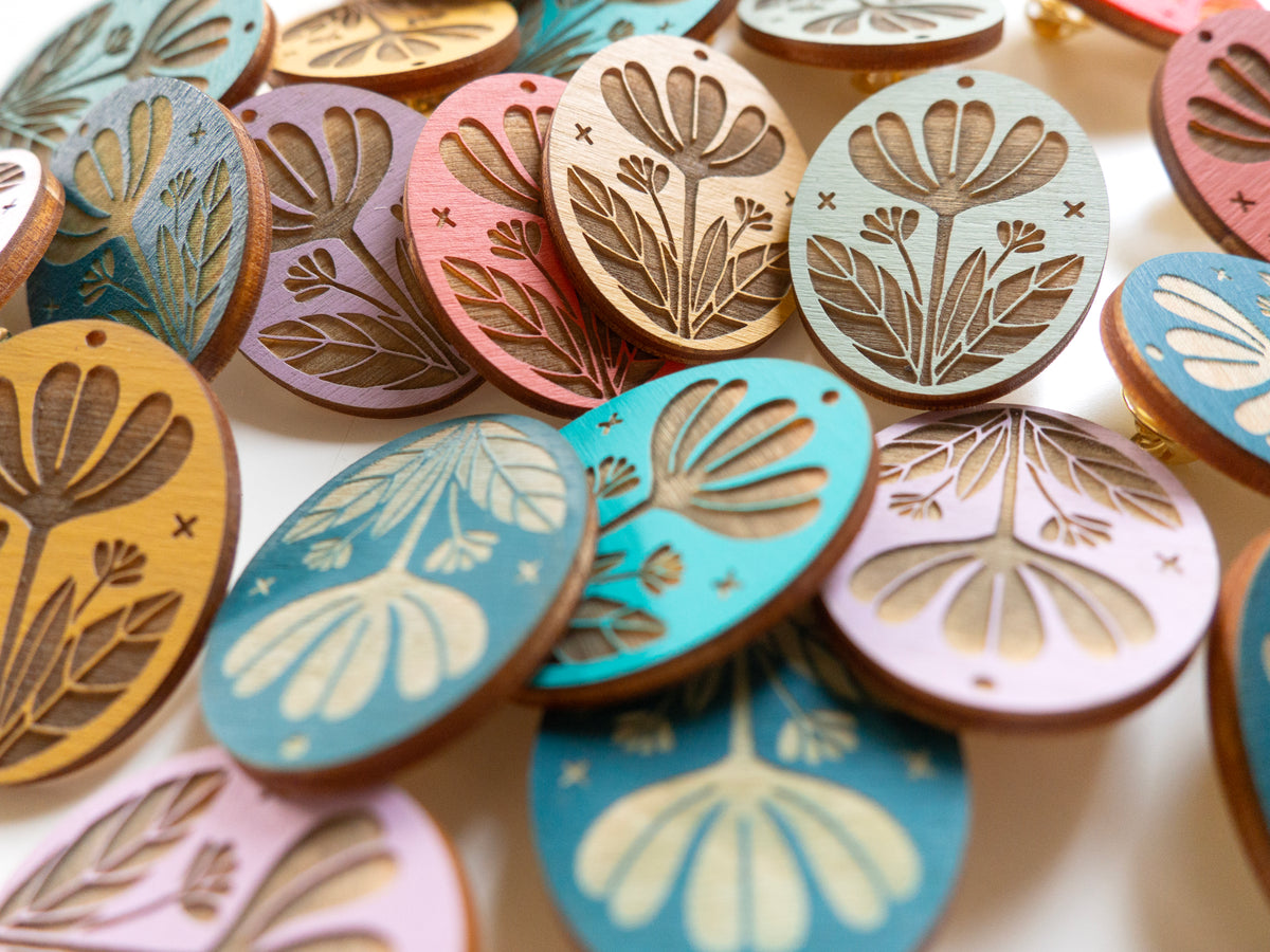 Large Flower Wood Pin