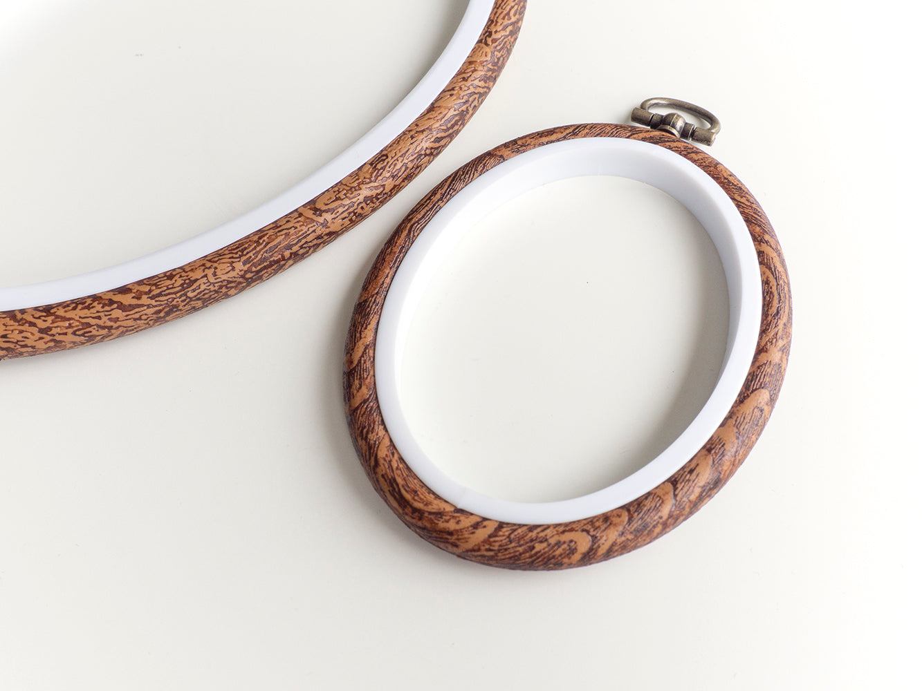 Faux Wood Oval Flexi Hoop