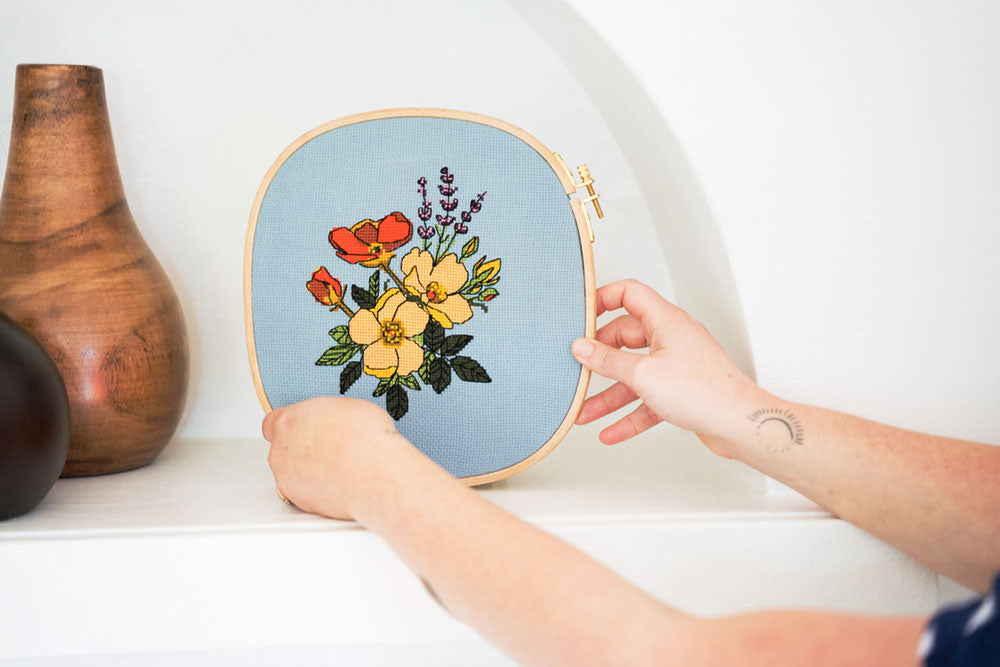 Plastic Embroidery Hoop, Cross Stitch Hoop with Wooden Effect Small